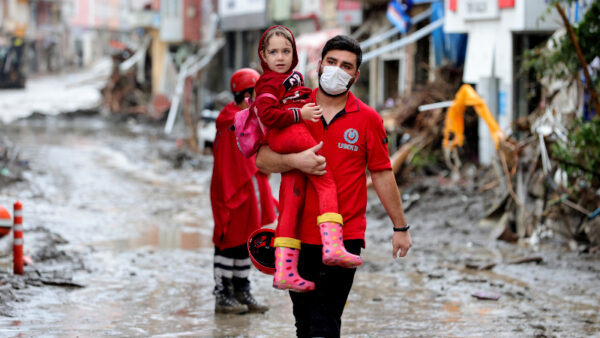 70 ადამიანი დაიღუპა წყალდიდობის შედეგად – ბოლო ცნობები თურქეთიდან