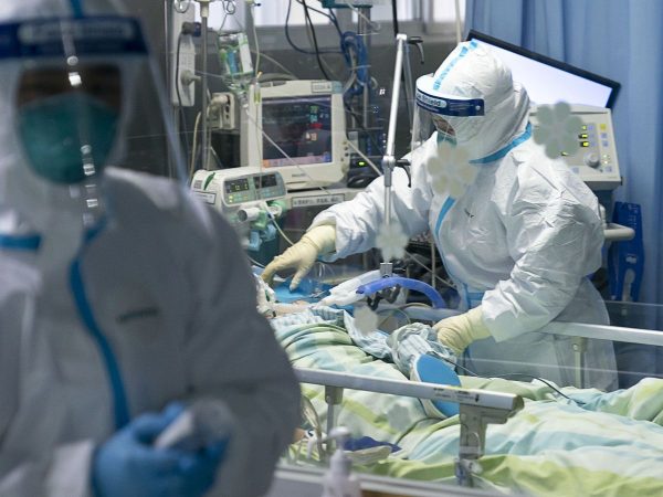 ჩინეთში COVID-19-ის შემთხვევების ზრდის გამო საავადმყოფოები გადატვირთულია