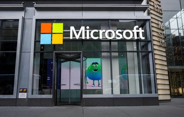 Microsoft-მა გაათავისუფლა თანამშრომელი, რომელმაც აღმასრულებელ დირექტორს სიტყვით გამოსვლა შეაწყვეტინა