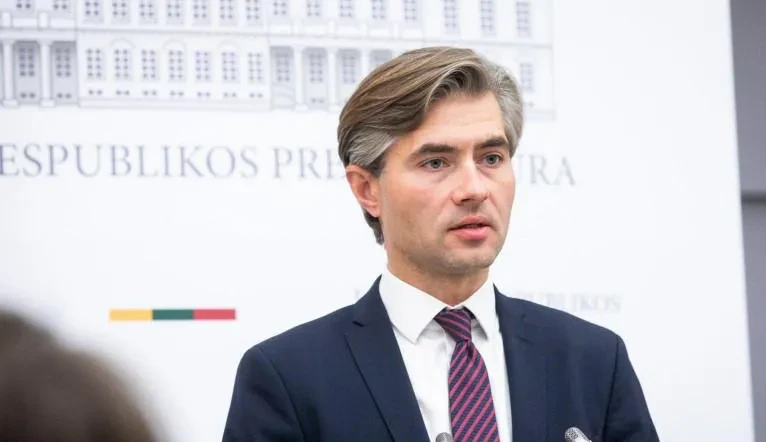 ლიეტუვის საგარეო საქმეთა მინისტრი - პირველი მესიჯი: ყველაფერს გავაკეთებთ იმისთვის, რომ უკრაინა 2030 წლის 1-ელ იანვრამდე ევროკავშირში გვყავდეს - მეორე მესიჯი: პასუხს ვაგებინეთ რუსეთს აგრესიის დანაშაულისთვის