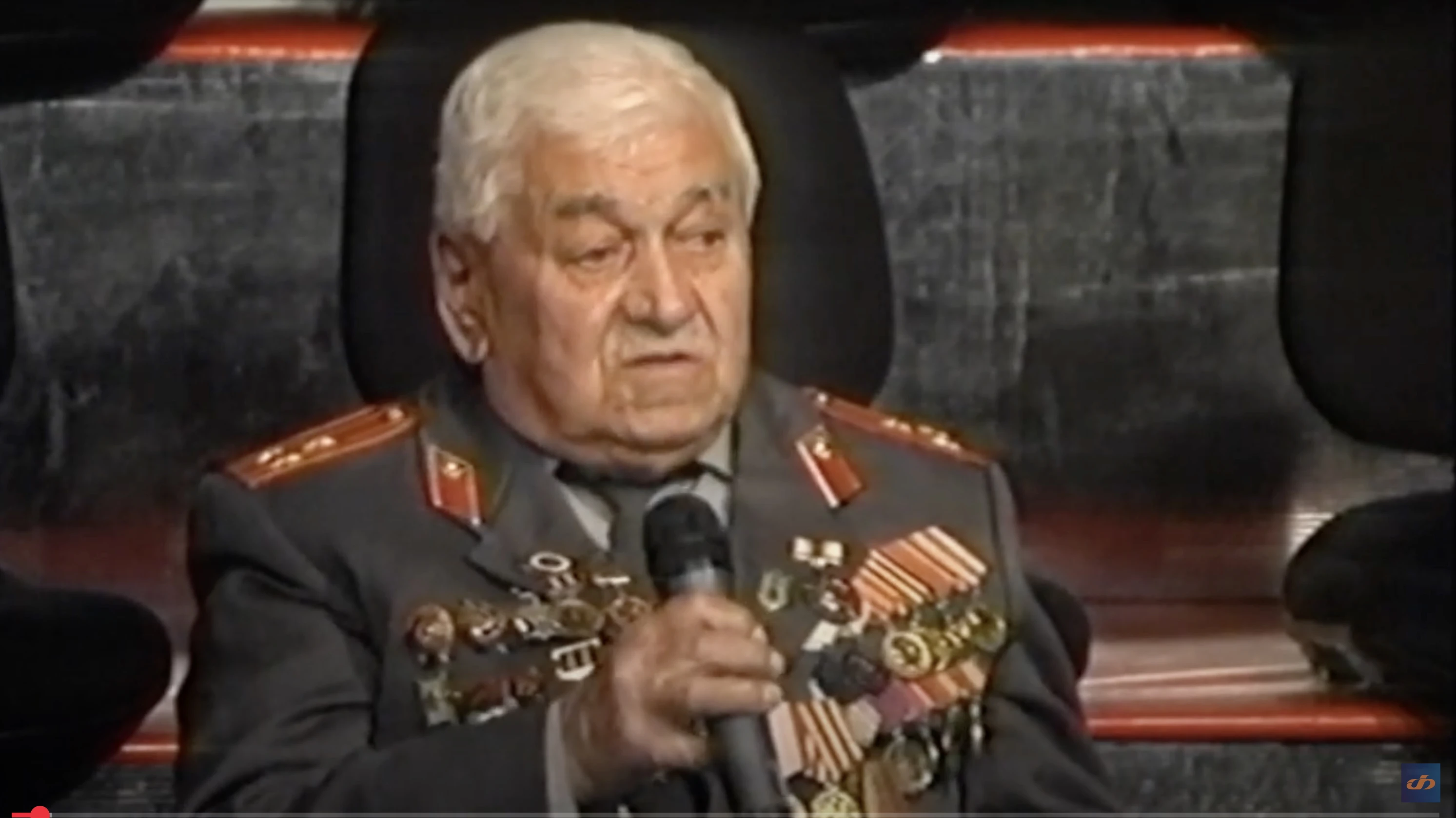 ომის ვეტერანები. გორი.  2008 წლის 9 მაისი.