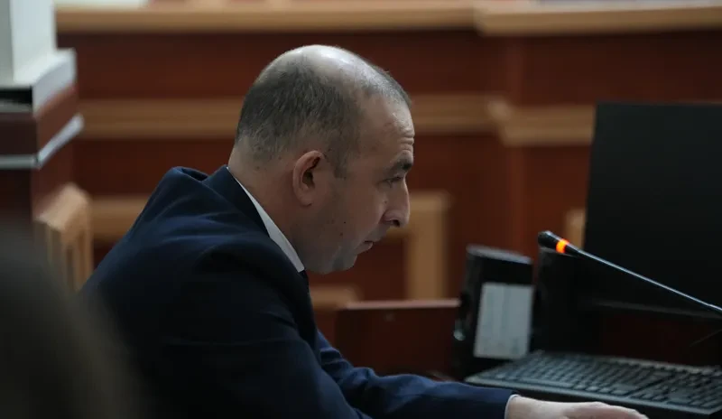 აქციაზე დაკავებული 5 პირის საქმის პროკურორი - მტკიცებულებებით დასტურდება, რომ ეს არ იყო სპონტანური, ძალადობრივი ქმედებები ორგანიზებული იყო, ისინი მედიაში აცხადებდნენ, რომ გეგმა არსებობდა, 4 ოქტომბერს დაიწყებდნენ და დაასრულებდნენ
