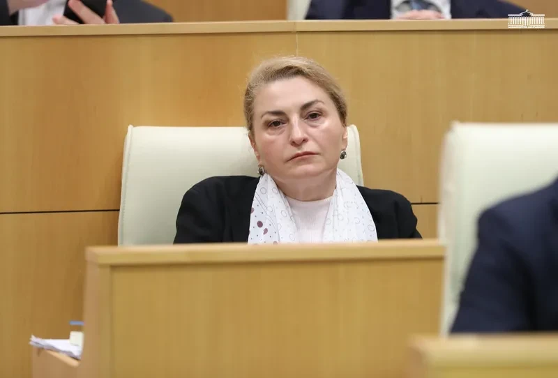 ქრისტიანული მორალი მავალებს ვირწმუნო, რომ ადამიანი შეიძლება გამოსწორდეს, მაგრამ თქვენ შემთხვევაში ასე არ არის - დღეს გველაპარაკებოდა არა განათლების მინისტრი, არამედ იმ სამინისტროს მინისტრის მოადგილე, რომელმაც პატიმრები დაცხრილა - თქვენ მაშინ გადადგომაც ვერ გაბედეთ! - ასე მიმართა ფრაქცია „საქართველოსთვის“ დეპუტატმა სოფიო ხორგუანმა განათლებისა და მეცნიერების მინისტრს გივი მიქანაძეს