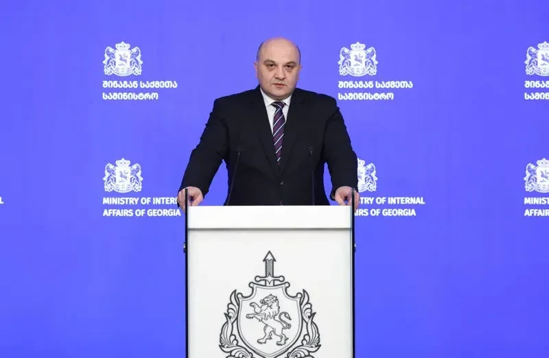 შსს - „ქურდულ სამყაროსთან“ კავშირში მყოფი 34 პირია დაკავებული - ერთ-ერთმა პირმა ინტენსიური ცეცხლი გახსნა სპეცდანიშნულების რაზმის თანამშრომლების მისამართით, საპასუხო ცეცხლის შედეგად ის ადგილზე იქნა ლიკვიდირებული