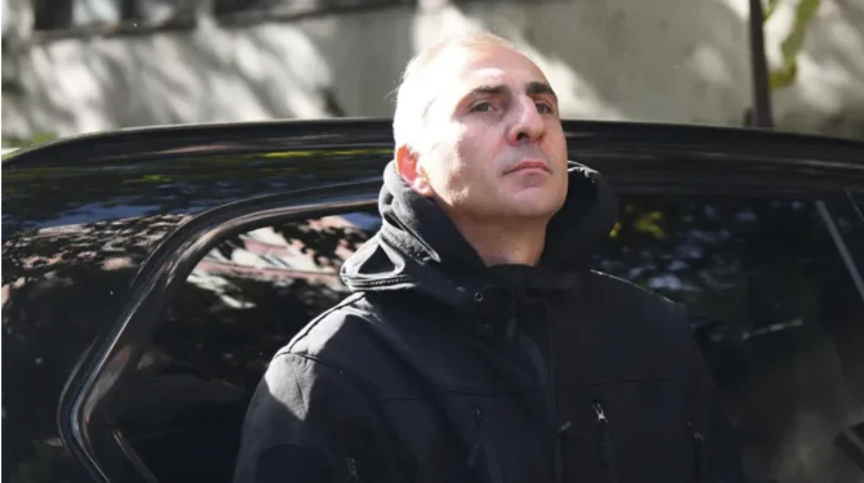 ტერორისტული აქტის ჩადენის მცდელობის ბრალდებით დაკავებულ პოლიტიკოსს, „ლელო - ძლიერი საქართველოს“ ერთ-ერთ ლიდერს, ალეკო ელისაშვილს აღკვეთის ღონისძიების სახით პატიმრობა შეეფარდა.  აღნიშნული გადაწყვეტილება თბილისის საქალაქო სასამართლოს მოსამართლე ლელა მარიდაშვილმა მიიღო.