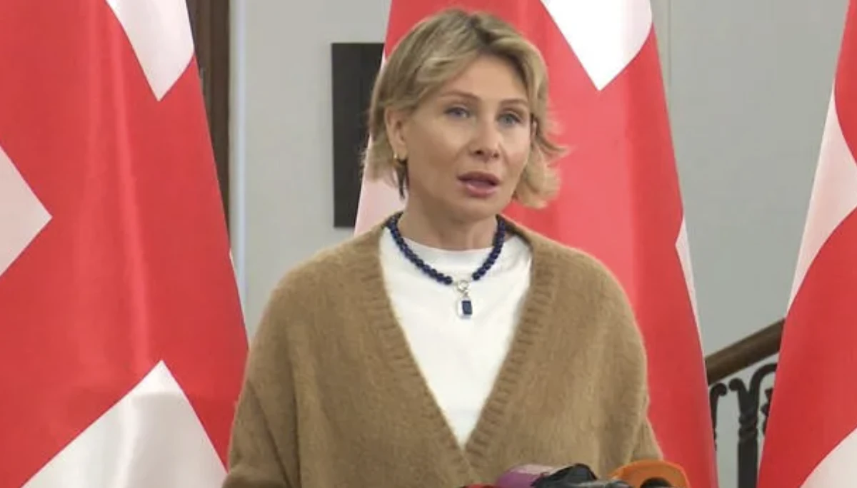 ირაკლი ღარიბაშვილმა მიიღო სწორი გადაწყვეტილება ყველასთვის, მათ შორის იმ ინსტიტუციისთვის, რომელსაც ის წარმოადგენდა - რა თქმა უნდა, მან ყველა რისკი გათვალა და უფრო მეტი სიბინძურის ამოყრა ალბათ, არავისთვის იქნებოდა სასურველი - დეტალები თავისთავად მეტ სიბინძურეს ქმნის, - ამის შესახებ პარლამენტის ვიცე-სპიკერმა, ნინო წილოსანმა ჟურნალისტებთან განაცხადა