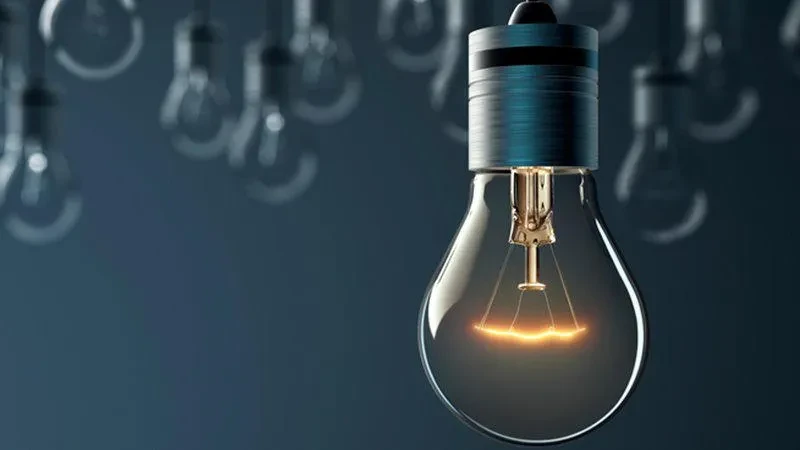 ელექტროენერგიაზე დღეისთვის არსებული ტარიფი შემდეგი 3 თვის განმავლობაში შენარჩუნდება. როგორც  მარეგულირებელი კომისიის თავმჯდომარე დავით ნარმანიამ სემეკის დღევანდელ სხდომაზე აღნიშნა, პროცესის 3 თვით გადავადებას ელექტროენერგიის გამანაწილებელმა კომპანიებმა ითხოვეს.