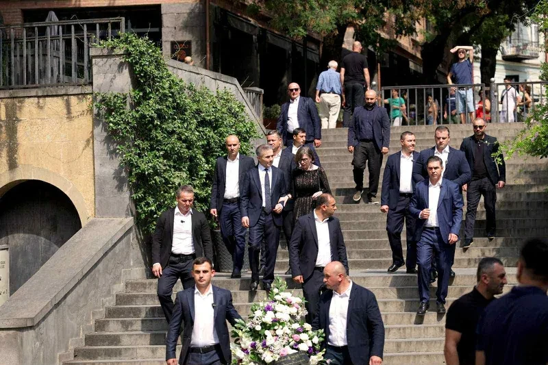 ბიძინა ივანიშვილი ელდარ შენგელაიას სამოქალაქო პანაშვიდზე მივიდა