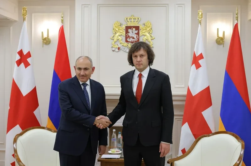 ირაკლი კობახიძე ნიკოლ ფაშინიანს შეხვდა