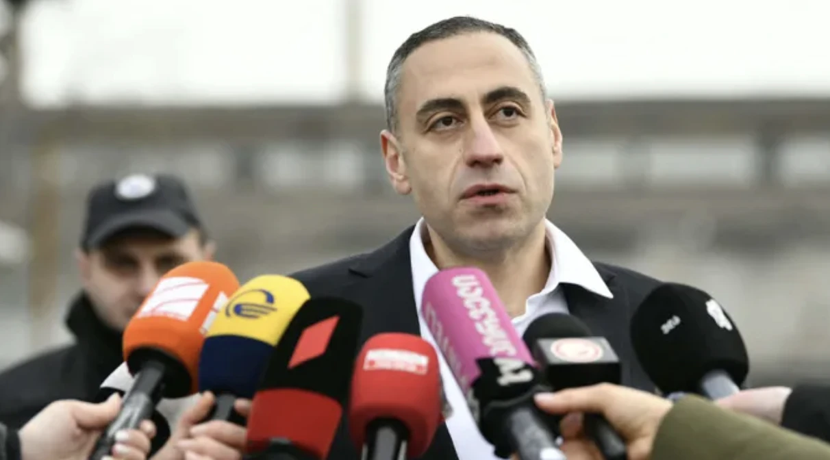 თბილისის საქალაქო სასამართლოში, „სტრატეგია აღმაშენებლის“ ლიდერის, გიორგი ვაშაძის მიმართ აღძრულ სისხლის სამართლის საქმეზე სასამართლო პროცესი ჩაინიშნა. საუბარია, ე.წ. საბოტაჟსა და უცხო ქვეყნისთვის მტრულ საქმიანობაში დახმარების გაწევის ბრალდებაზე.  სასამართლო ვაშაძისთვის აღკვეთის ღონისძიების შეფარდებაზე იმსჯელებს.