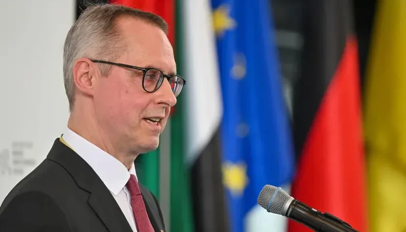 Spiegel - გერმანიის ელჩის გაწვევა საქართველოს პრორუს პრემიერ-მინისტრ ირაკლი კობახიძესა და პეტერ ფიშერს შორის ხანგრძლივი ესკალაციის კულმინაციაა