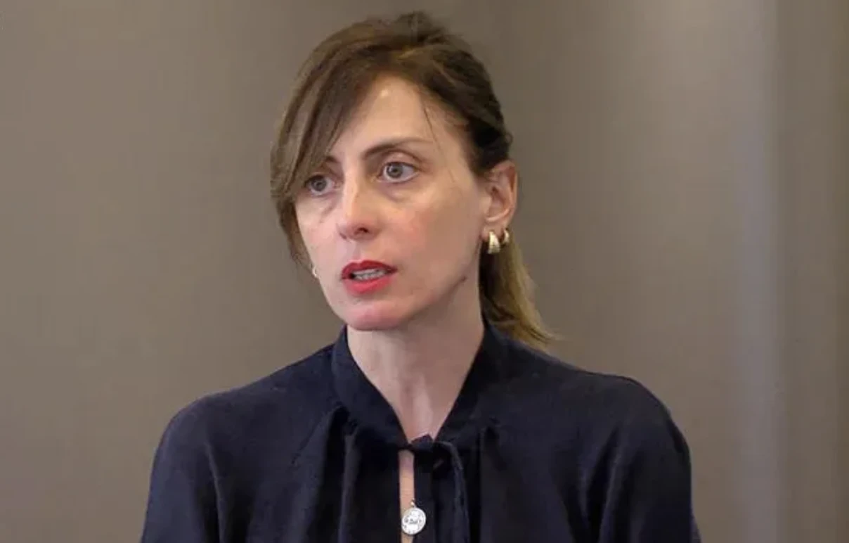 ხატია დეკანოიძე - როცა კალაძე ამბობს, 30 ათასი თანამშრომლიდან  არ შემიძლია ყველას კონტროლიო, მაშინ როგორ  შეუძლია კონტროლი, იმ ადამიანების გაგდება სამსახურებიდან, რომლებიც პროტესტზე დადიან?! - მაინტერესებს როდის დაიჭერენ კალაძეს