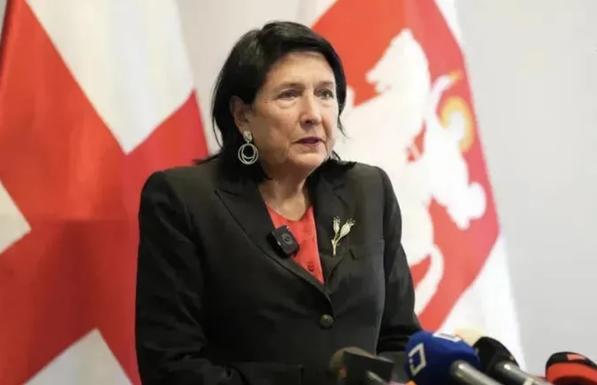 სალომე ზურაბიშვილი - უკვე რვა თვეა, საქართველო იბრძვის ქუჩაში, არავის მიუტოვებია ეს ბრძოლა, რადგან ეს არა პოლიტიკური, არამედ ეგზისტენციალური კრიზისია, ეს არის ომი რუსეთის ახალი ჰიბრიდული სტრატეგიის წინააღმდეგ