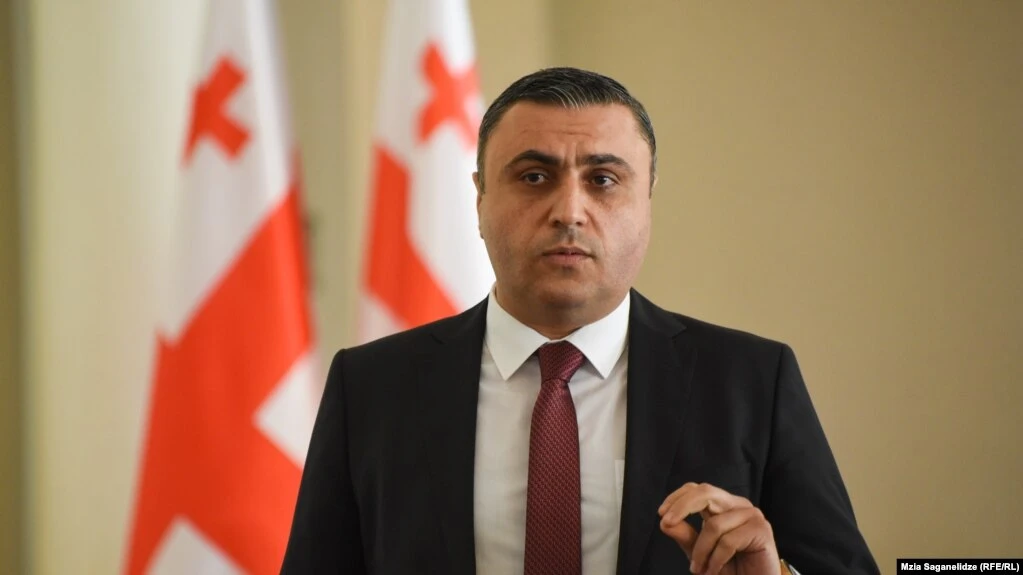 დავით მათიკაშვილი - საჯარო სივრცეში ადამიანისთვის შეურაცხყოფის მიყენება არ უნდა იყოს წესი და ამ ყველაფერს პასუხი უნდა გაეცეს - კეთილი ინებონ და პროტესტი ზრდილობის ფარგლებში გამოხატონ