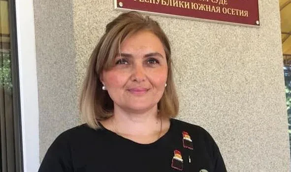 ოკუპირებული ცხინვალის ე.წ. საქალაქო სასამართლომ თამარ მეარაყიშვილს ორთვიანი წინასწარი პატიმრობა მიუსაჯა, - ამის შესახებ ინფორმაციას „ეხო კავკაზა“ ავრცელებს.  გამოცემის ცნობით, დაკავებული სამოქალაქო აქტივისტის, თამარ მეარაყიშვილის ადვოკატი გადაწყვეტილებას გაასაჩივრებს.