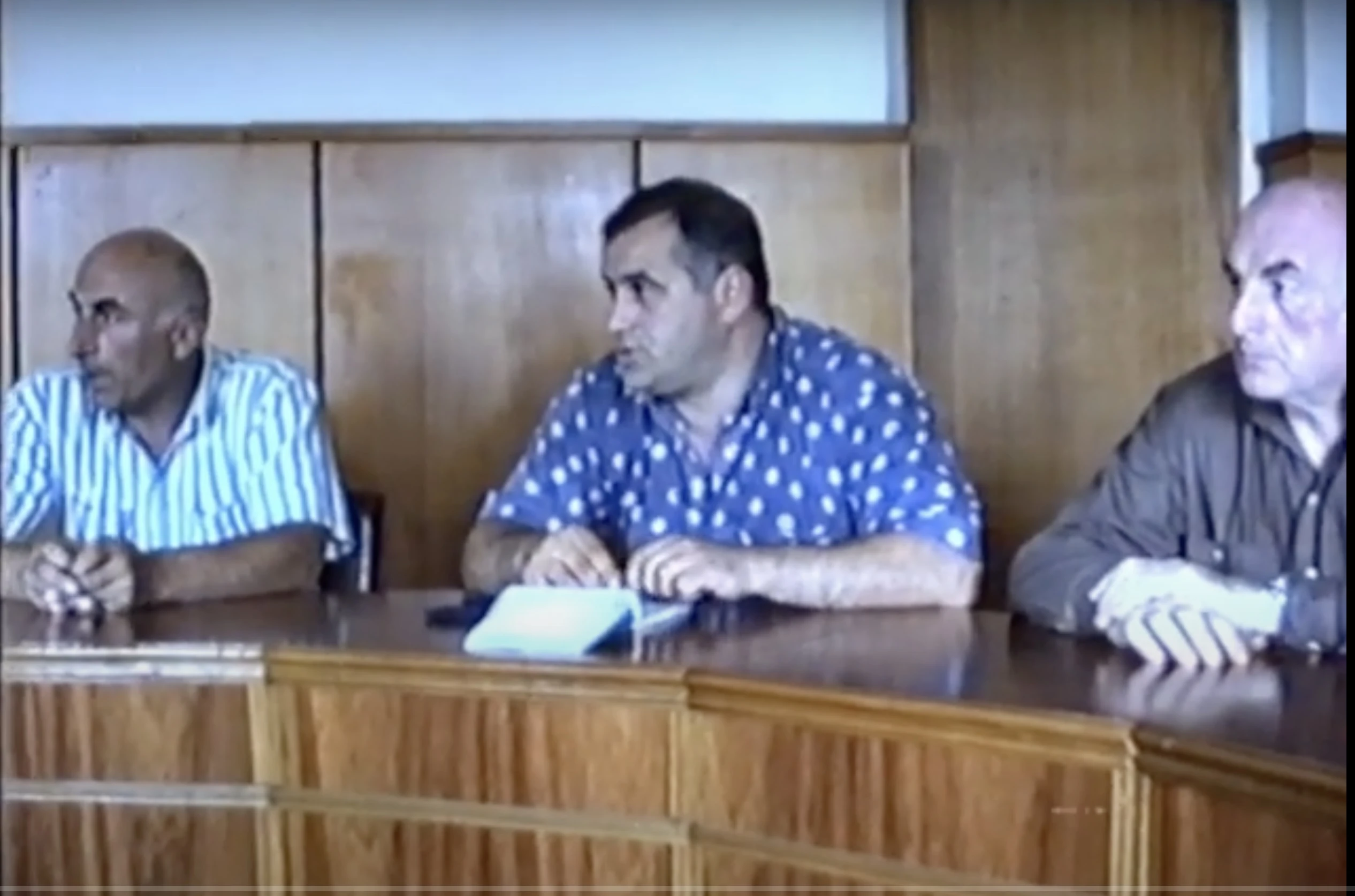 კაკო ყიფიანი. ოთარ თურქაძე. იური ქვრივიშვილი. 1995 წ. ქარელის გამგეობის თათბირი.  "თრიალეთის" არქივი.