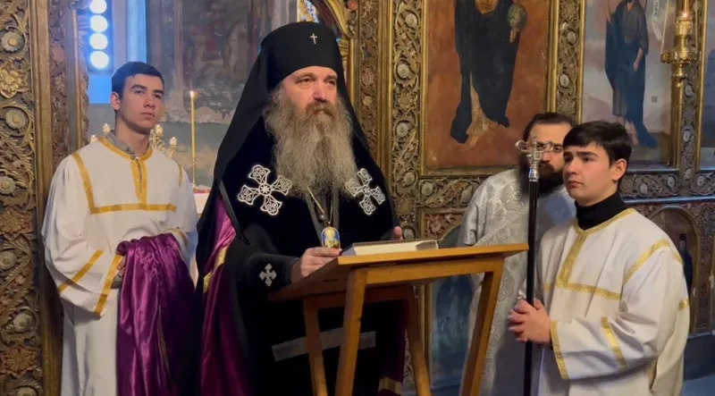 ჩვენი არჩევნები არ ჰგავს ერში რომ არჩევნებია იმას - ვისაც ავირჩევთ, ვალდებულები ვართ, ვაღიაროთ - ისე არ არის, წახვიდე და უცხოელებს უთხრა, „აბა, ლეგიტიმაცია შენ მომეცი“ - ცოტა ხანი, ვისაც გართობა უნდა ტელევიზორთან, გაერთოს, გადაწყვეტილებას კი, ღმერთთან ერთად, ჩვენ მივიღებთ, - ამის შესახებ ბოდბელმა მთავარეპისკოპოსმა, მეუფე იაკობმა ქადაგებისას განაცხადა.  მისივე თქმით, პატრიარქის არჩევასთან დაკავშირებით პროცესები ნორმალურად მიმდინარეობს და საკითხში არავინ ერევა.  მეუფე იაკობი აღნიშნავს, რომ „ჩვენი ეკლესია ძალიან საიმედო ხელშია“.