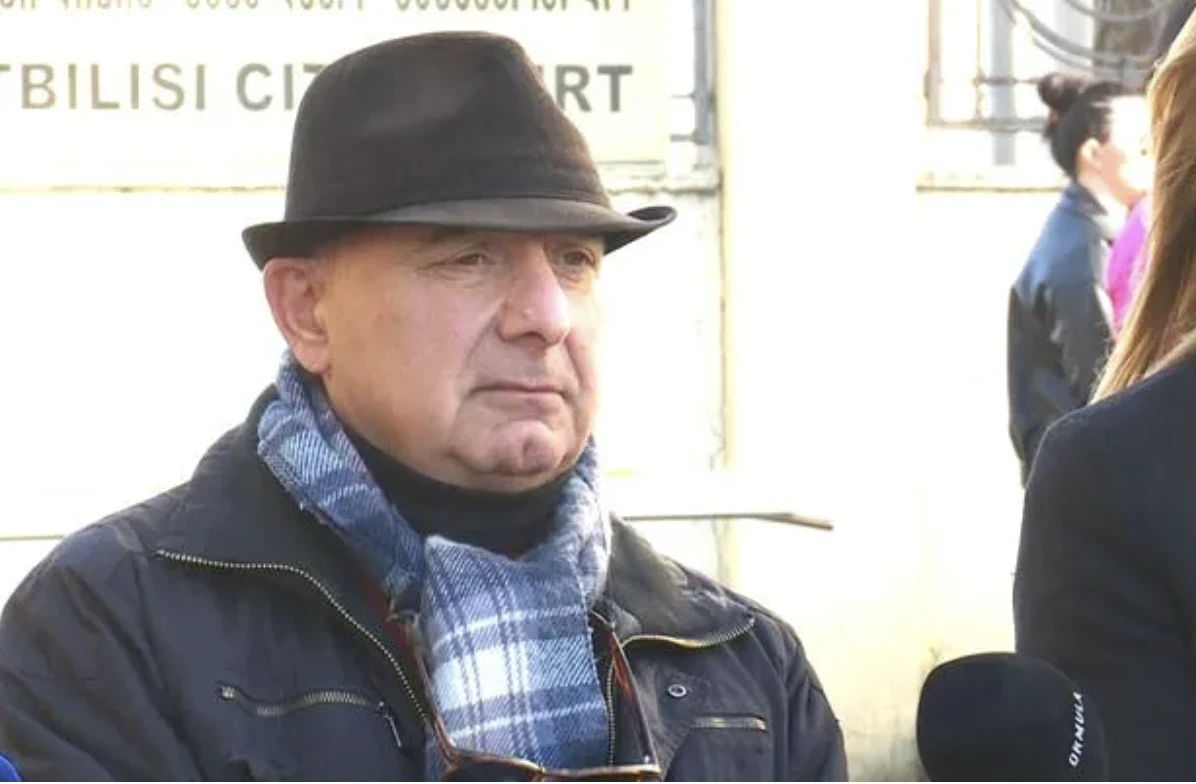 BBC-ის მიერ მომზადებულ საგამოძიებო მასალასთან დაკავშირებით საგამოძიებო უწყებაში ექიმი გოგი ჩახუნაშვილიც დაიბარეს. ამის შესახებ „ფეისბუქზე“ მისი შვილი, კონსტანტინე ჩახუნაშვილი წერს.