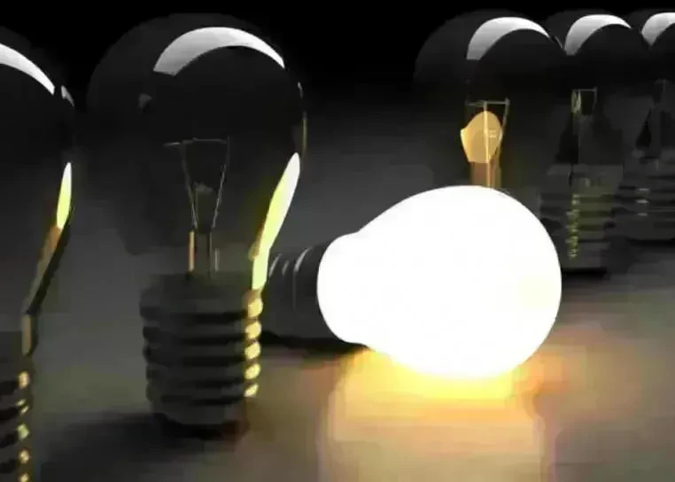 დედაქალაქის ქსელში ავარიების ოპერატიულად აღმოფხვრისათვის „ქოლცენტრი“ და „თელასის“ ტექნიკური სამსახურები საგანგებო რეჟიმში მუშაობენ. აღნიშნულთან დაკავშირებით ინფორმაციას „თელასი“ ავრცელებს.  მათი ინფორმაციით, ამ დროისათვის ელექტროენერგია ვაკისა და მთაწმინდის 70 000 მომხმარებელს არ მიეწოდება.