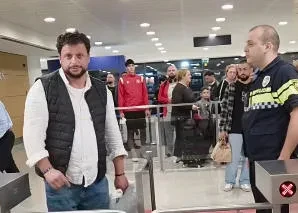 ნიკა ნარსია, რომელსაც გუშინ, ადმინისტრაციული პატიმრობა შეეფარდა, თბილისის საერთაშორისო აეროპორტში დააკავეს