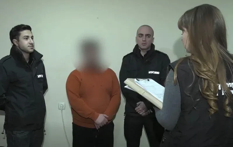 გარდაბანში მომხდარი ავტოავარიის საქმეზე, რა დროსაც ქვეითი, 16 წლის გოგონა გარდაიცვალა, მძღოლს ბრალდება წარედგინა - სასჯელის სახედ და ზომად 6-დან 9 წლამდე თავისუფლების აღკვეთას ითვალისწინებს.