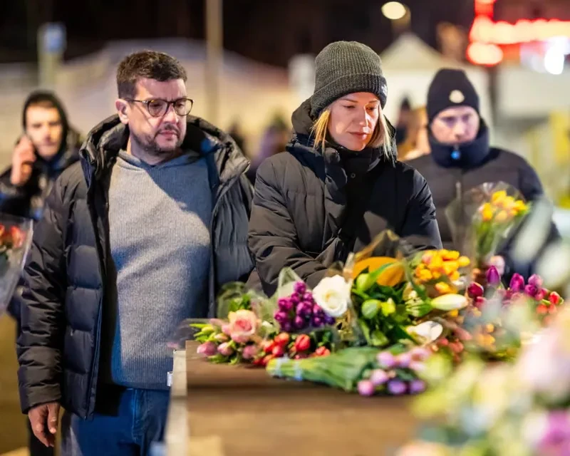 შვეიცარიის პრეზიდენტმა გი პარმელენმა კრანს-მონტანას სათხილამურო კურორტზე მდებარე ერთ-ერთ ბარში გაჩენილი ხანძრის შედეგად მომხდარი ტრაგედიის გამო ქვეყანაში ხუთდღიანი გლოვა .  პრეზიდენტის თქმით, ხანძარი ერთ-ერთი უდიდესი ტრაგედიაა ქვეყნის ისტორიაში.  ამ დროისთვის არსებული მონაცემებით, ხანძრის შედეგად 40 ადამიანი დაიღუპა და 115 დაშავდა.