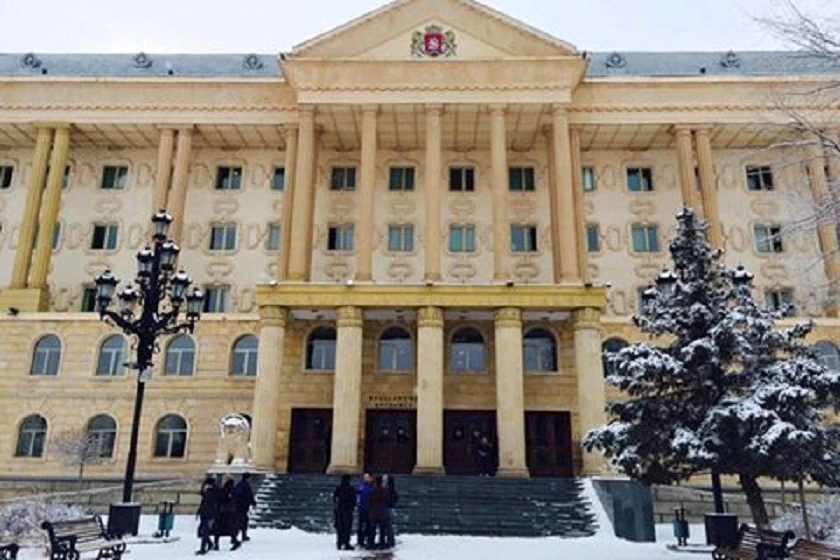 პარლამენტის დროებითი საგამოძიებო კომისიის მოთხოვნის შეუსრულებლობის ფაქტზე განაჩენი სამი ოპოზიციონერის - ზურაბ ჯაფარიძის, მამუკა ხაზარაძისა და ბადრი ჯაფარიძის საქმეებზე ხვალ გამოცხადდება