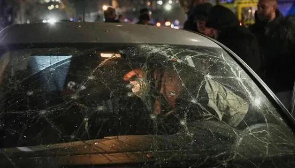 ცენტრალურ ბეირუთში ისრაელის დარტყმის შედეგად 7 ადამიანი დაიღუპა, - ინფორმაციას The Times of Israel-ი ავრცელებს.  ლიბანის სახელმწიფო მედიის ცნობით, ცენტრალურ ბეირუთში განხორციელებული დარტყმის სამიზნე ავტომობილი იყო.  ლიბანის ჯანდაცვის სამინისტროში განაცხადეს, რომ დარტყმის შედეგად, სულ მცირე, 21 ადამიანი დაშავდა.