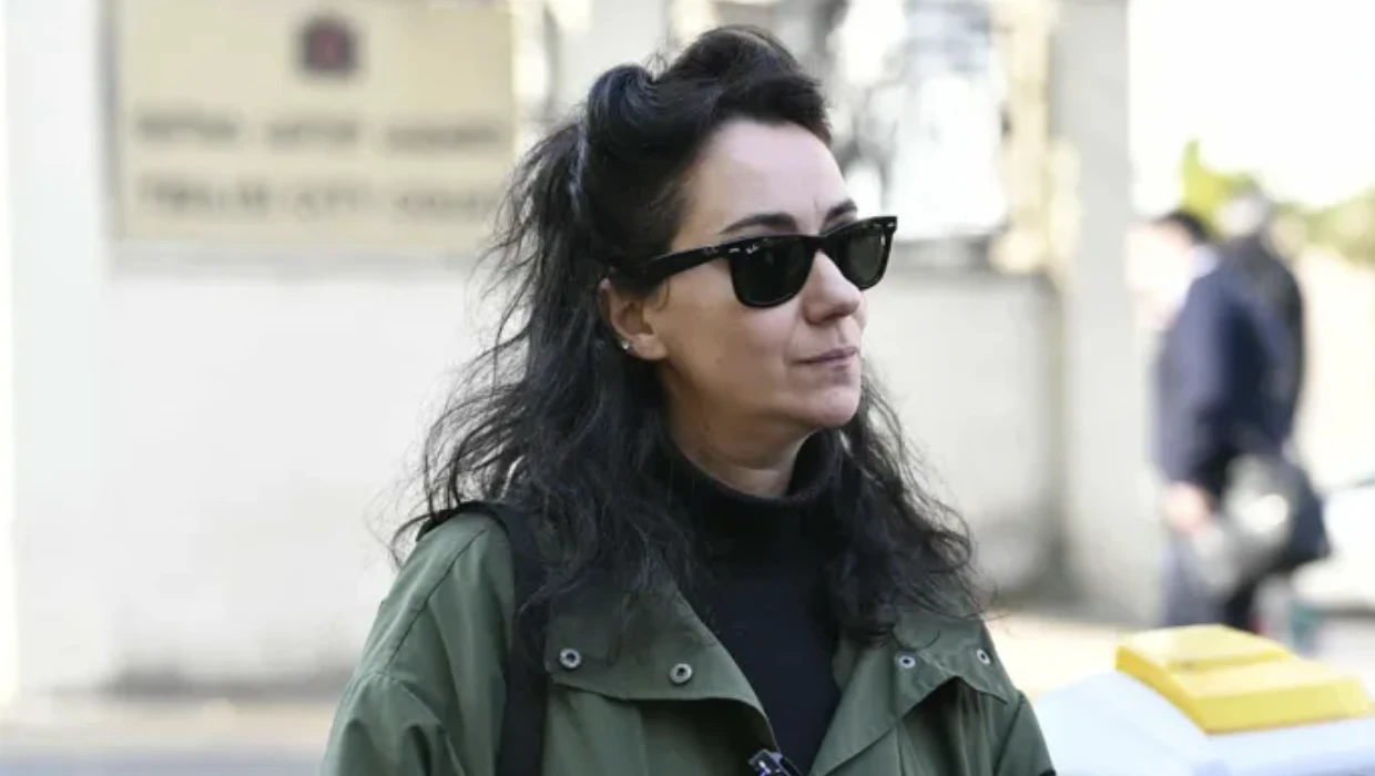 ალეკო ელისაშვილის მეუღლე - ალექსანდრე ტერორისტი არ არის, ის მთელი ცხოვრება ცდილობს თავის სამშობლოს სიყვარული აუხსნას - რაზეც პროცესზე თავად ისაუბრა, ჩემთვის დამაჯერებელია, არ მჯერა შეთქმულების თეორიების