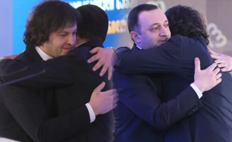 მაქვს პასუხები, მაგრამ არა თქვენთვის, გამოძიებას მიმართეთ - კობახიძე ღარიბაშვილის სახლის ჩხრეკაზე