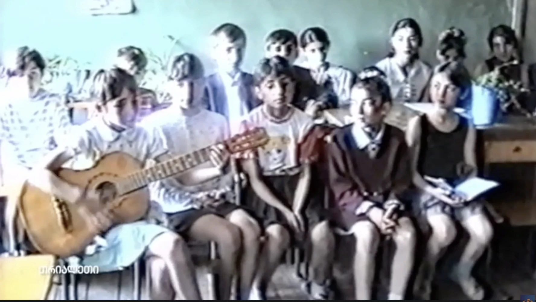 ლიტერატურული კომპოზიცია, ქარელის მოსწავლე ახალგაზრდობის სახლში.   1999 წ.  თრიალეთის არქივი.