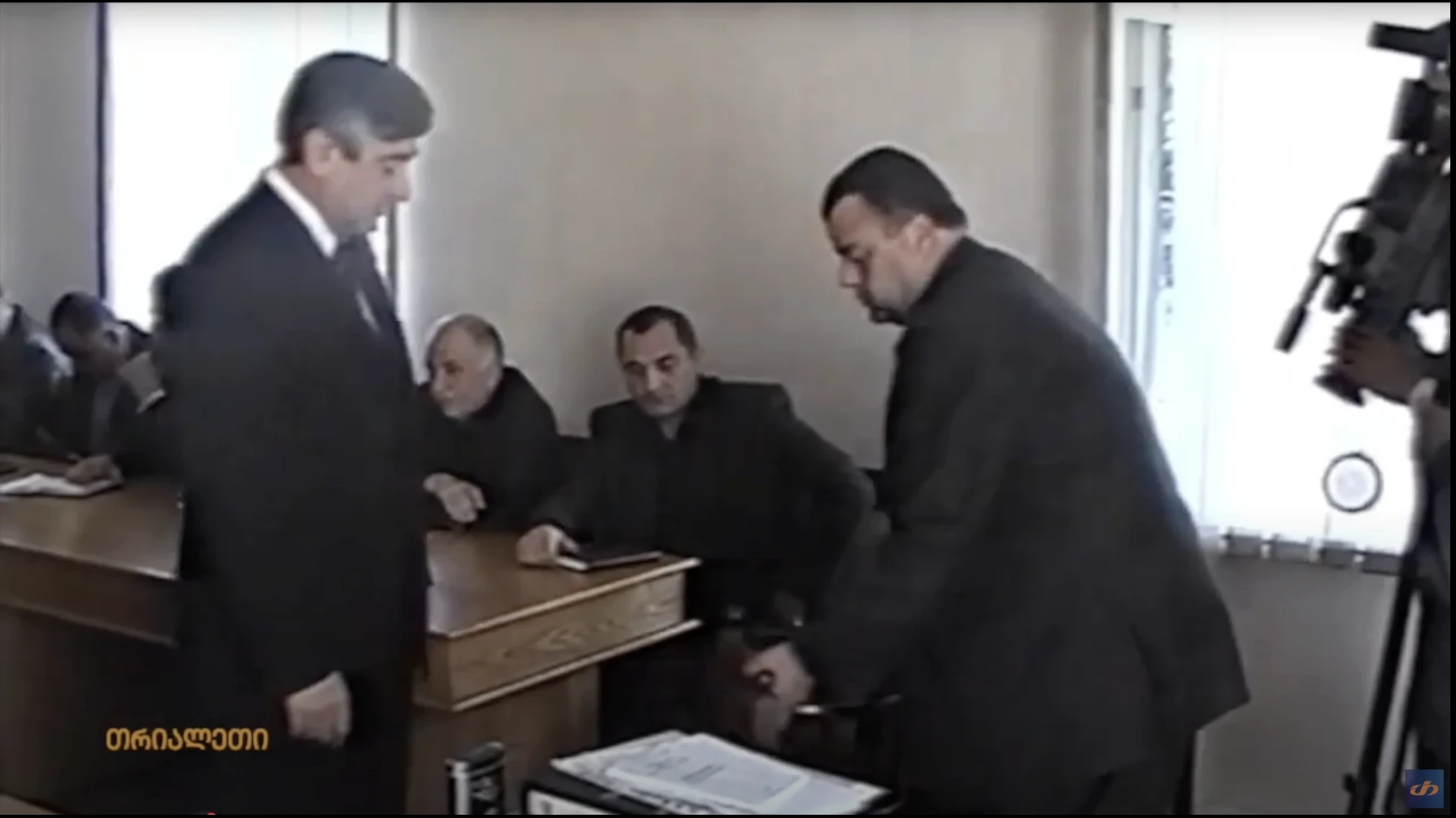 გუბერნატორის თათბირი პოლიციელებთან, წინასაარჩევნოდ.   2003 წ.  "თრიალეთის" არქივი.