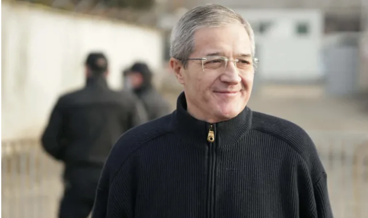 ორიგინალურ გარემოში მომიწია ჯდომა, ჩემს ქვემოთ იჯდა ადამიანი, რომელიც სასჯელს იხდის ჩემი მკვლელობის მცდელობისთვის, ამაფეთქა. სადღაც გვერდით იჯდა ადამიანი, რომელიც ამ აფეთქების საქმის ბლოკირებას აკეთებდა სუს-იდან თავის დროზე , - ამის შესახებ გივი თარგამაძემ განაცხადა.  მისი თქმით, შემდეგ შეუერთდნენ საპატიმროში „ქართული ოცნების“ ყოფილი მაღალჩინოსნებიც.