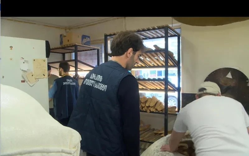 სურსათის ეროვნული სააგენტო - მოწმდება სკოლებისა და სკოლამდელი აღზრდის დაწესებულებების კვების ბლოკები - წელს 6000 სახელმწიფო კონტროლიდან გამოვლინდა 173 დარღვევა, რომელთა შორის ვადაგასული სურსათის რეალიზაცია ჭარბობს