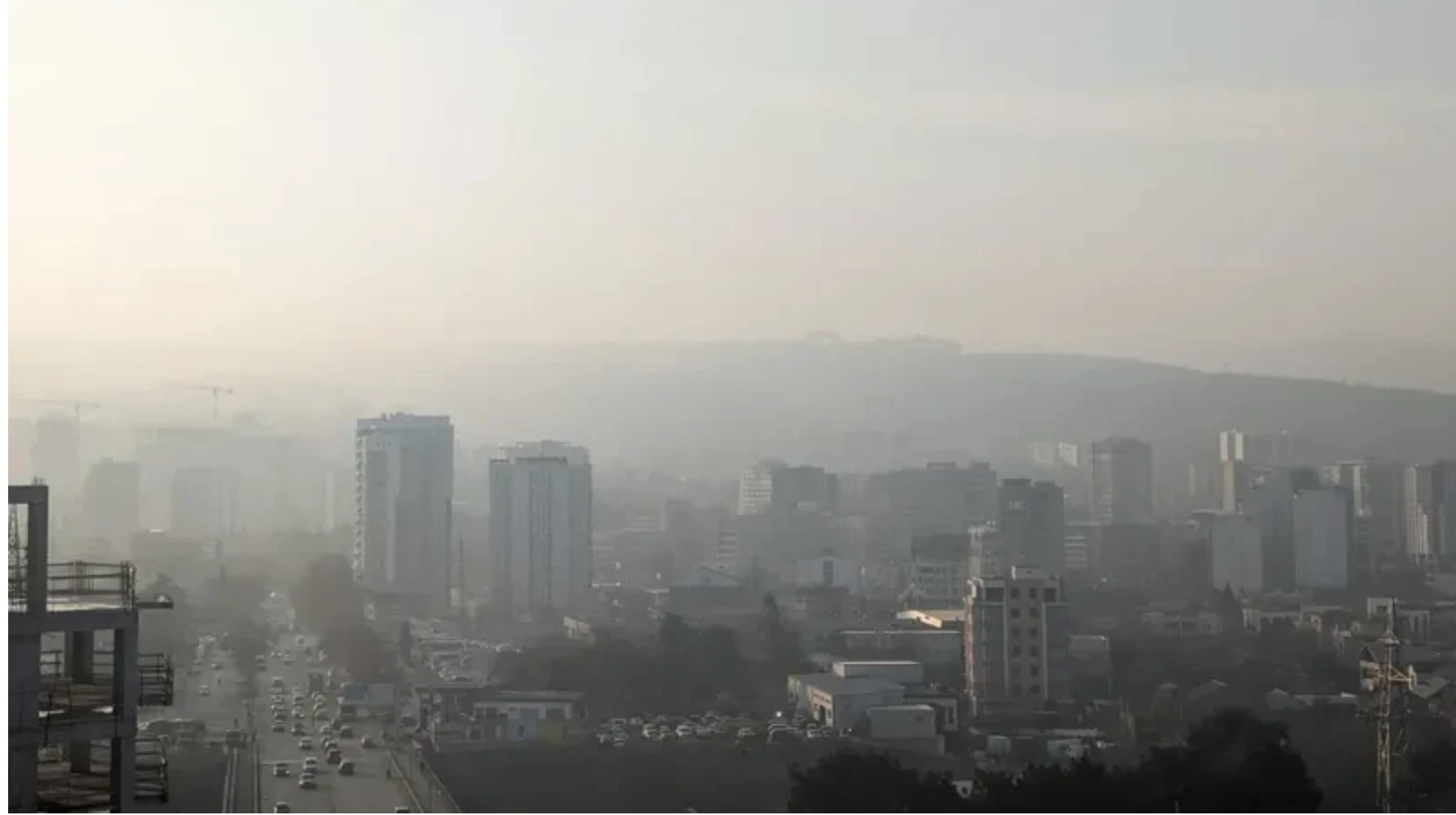 გარემოს ეროვნული სააგენტო - ჰაერში მტვრის მყარი ნაწილაკების კონცენტრაციის მატება განაპირობა უდაბნოს მტვრის მასების გავრცელებამ - არ დაფიქსირებულა ნალექი წვიმის და თოვლის სახით, ან ქარი, რამაც განაპირობა დაბინძურების შენარჩუნება