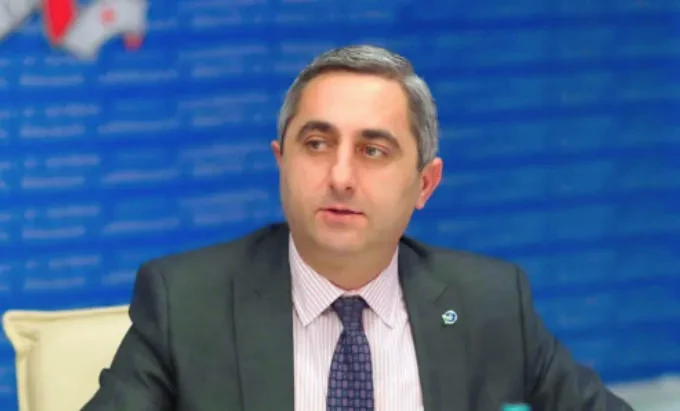 პროკურატურამ გორში, ალკოჰოლური სასმელების უკანონოდ დამზადების საქმესთან დაკავშირებით, შემოსავლების სამსახურის უფროსის ყოფილი მოადგილის, ვლადიმერ ხუნდაძის მიმართ სისხლისსამართლებრივი დევნა დაიწყო