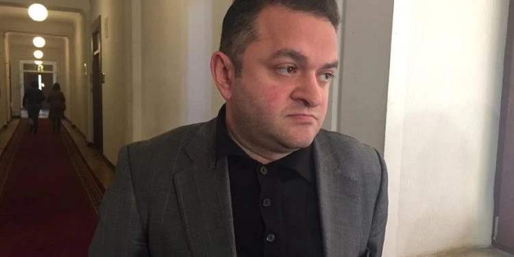 „ვითხოვთ ახალ არჩევნებს? უნდა ვთქვათ, რა ვადაში… თუ არჩევნებს არ დანიშნავს დე ფაქტო ხელისუფლება, მაშინ რას ვაპირებთ?“ – გედევან ფოფხაძე