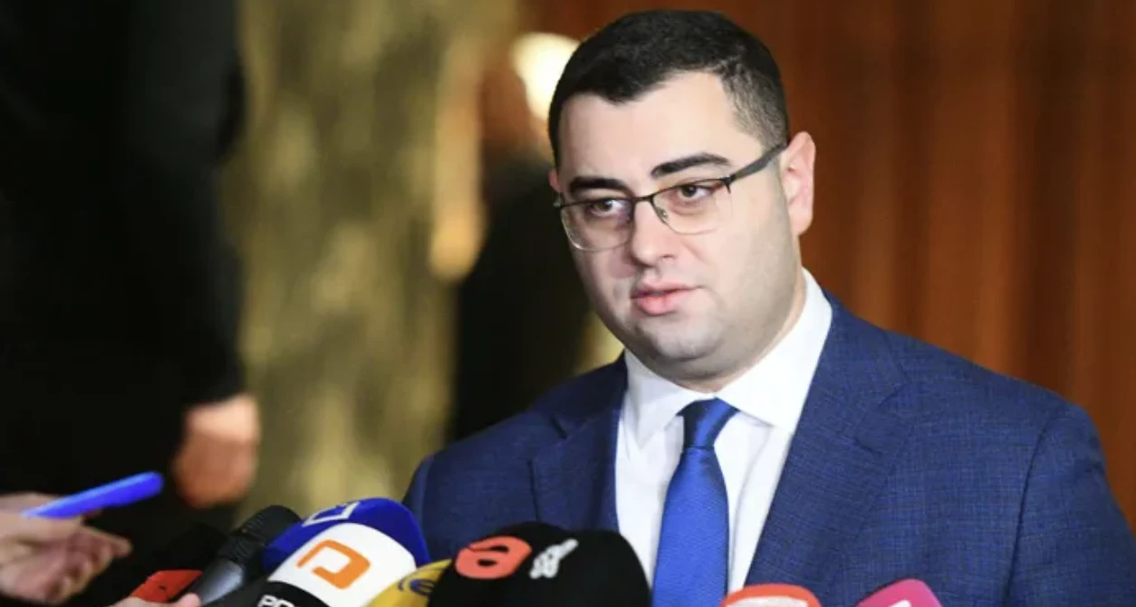 ოპოზიციის ალიანსის კარი არის ღია ყველა პროდასავლური პოლიტიკური ჯგუფისთვის. ამით არ მთავრდება “ოპოზიციის ალიანსის” საბოლოო ფორმირება, ჩვენ ველოდებით სხვა პროდასავლურ პოლიტიკურ ჯგუფებს და ვაგრძელებთ მათთან კოორდინაციას, - ამის შესახებ პარტია “დროას” ერთ-ერთმა ლიდერმა, გიგა ლემონჯავამ ოპოზიციური პარტიების ნაწილის შეხვედრის დასრულების შემდეგ ჟურნალისტებს განუცხადა.