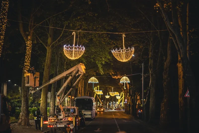 თბილისში საახალწლო განათებების მოწყობა მიმდინარეობს