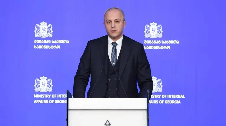 სამართალდამცავებმა ბოლო 48 საათის განმავლობაში, ნარკოდანაშაულის ბრალდებით 75 პირი დააკავეს.  შინაგან საქმეთა სამინისტროში გამართულ ბრიფინგზე მინისტრის მოადგილემ, გიორგი სახოკიამ განაცხადა, რომ ამოღებულია განსაკუთრებით დიდი ოდენობით ნარკოტიკი.