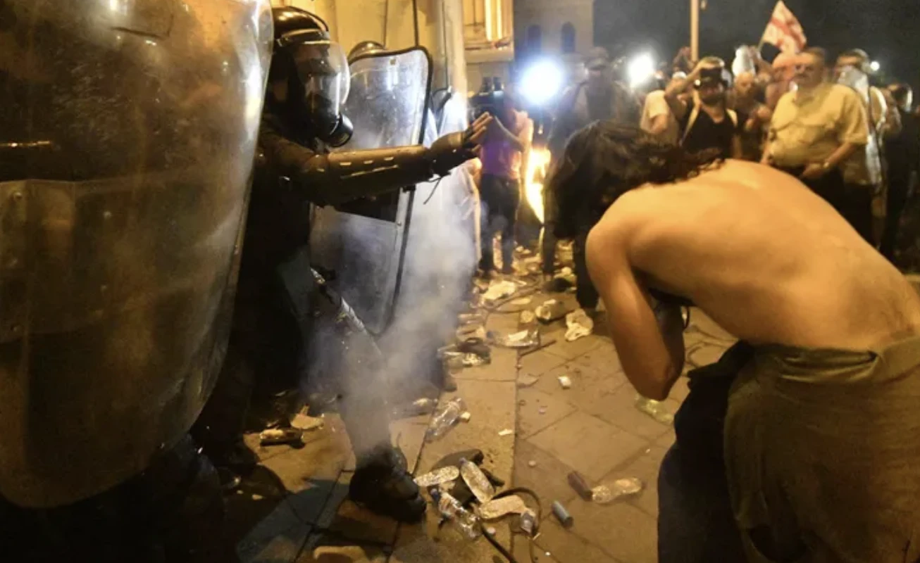 ადამიანის უფლებათა ევროპულმა სასამართლომ, ე.წ. გავრილოვის ღამის საქმეზე გამოტანილი განაჩენის ფარგლებში, სახელმწიფოს 26 ადამიანის მიმართ კომპენსაციის გადახდა დააკისრა