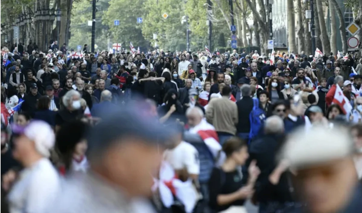 არასამთავრობო სექტორის ინფორმაციით, შსს-ს მიერ დაწესებული აკრძალვის მიუხედავად, 27 დეკემბერს, ფილარმონიიდან პარლამენტის შენობის მიმართულებით საპროტესტო მსვლელობა მოეწყობა