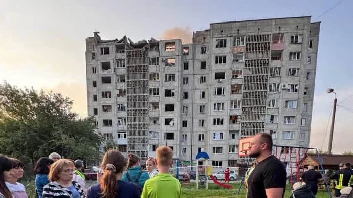 კიევში, რუსეთის თავდასხმის შედეგად, ოთხი ადამიანი დაიღუპა და 20 დაშავდა