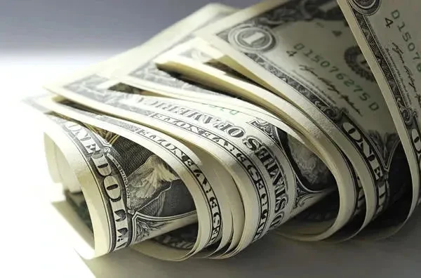 აშშ დოლარის ოფიციალური ღირებულება 2.6922 ლარი გახდა. ეროვნული ბანკის მიერ გამოქვეყნებული მონაცემების თანახმად, დღევანდელი ვაჭრობის შედეგად 1 აშშ დოლარის ღირებულება 2.6922 ლარი გახდა. კურსი, რომელიც დღეს მოქმედებდა, 2.6759 ლარი იყო. შესაბამისად, დოლარის ცვლილებამ ეროვნულ ვალუტასთან მიმართებაში 0.0163 ლარი შეადგინა.