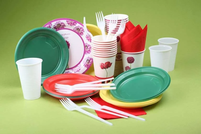 2026 წლის 1-ელი იანვრიდან, ერთჯერადი დანიშნულების პლასტმასის ჭურჭლის მიმოქცევის აკრძალვასთან ერთად, ფინანსური ჯარიმებიც წესდება