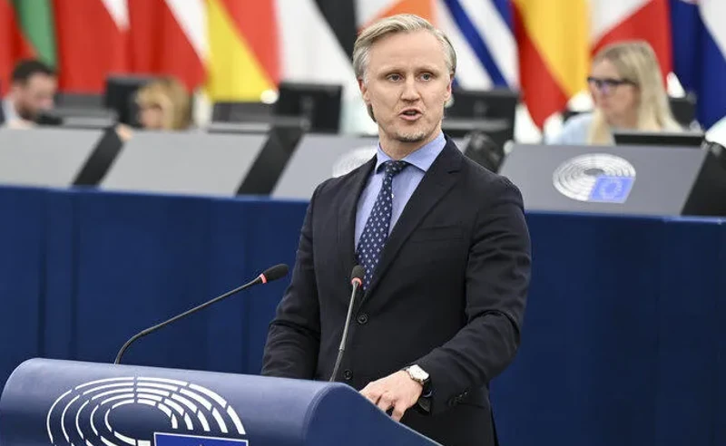 ევროპარლამენტარი რიჰარდს კოლსი - საქართველოს მმართველი პარტია სამი მთავარი ოპოზიციური ძალის აკრძალვას ცდილობს - ეს „დემოკრატიული უკუსვლა“ აღარ არის, ეს ერთპარტიული დიქტატურის ღია შენებაა