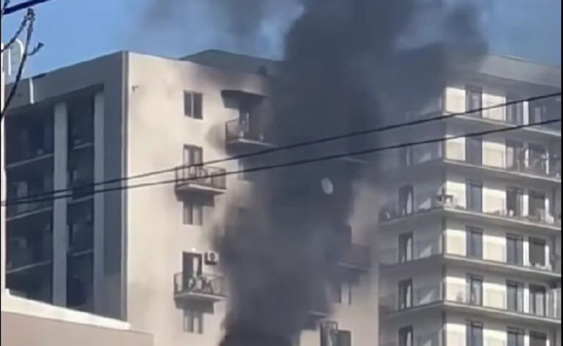 თბილისში, ისნის მეტროს მიმდებარედ ხანძარია