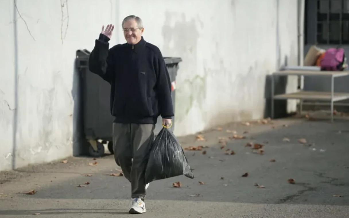 პოლიტიკოსი გივი თარგამაძე პატიმრობიდან გათავისუფლდა. მან რუსთავის მე-12 პენიტენციური სასჯელაღსრულების დაწესებულება 7-თვიანი პატიმრობის შემდეგ დატოვა. გივი თარგამაძე 2025 წლის 27 ივნისს დააკავეს. ოპოზიციონერი ვაკე-საბურთალოს პოლიციის განყოფილებაში საკუთარი ფეხით მას შემდეგ მივიდა, რაც მის მიმართ თავისუფლების აღკვეთის შესახებ სასამართლომ გადაწყვეტილება მიიღო.