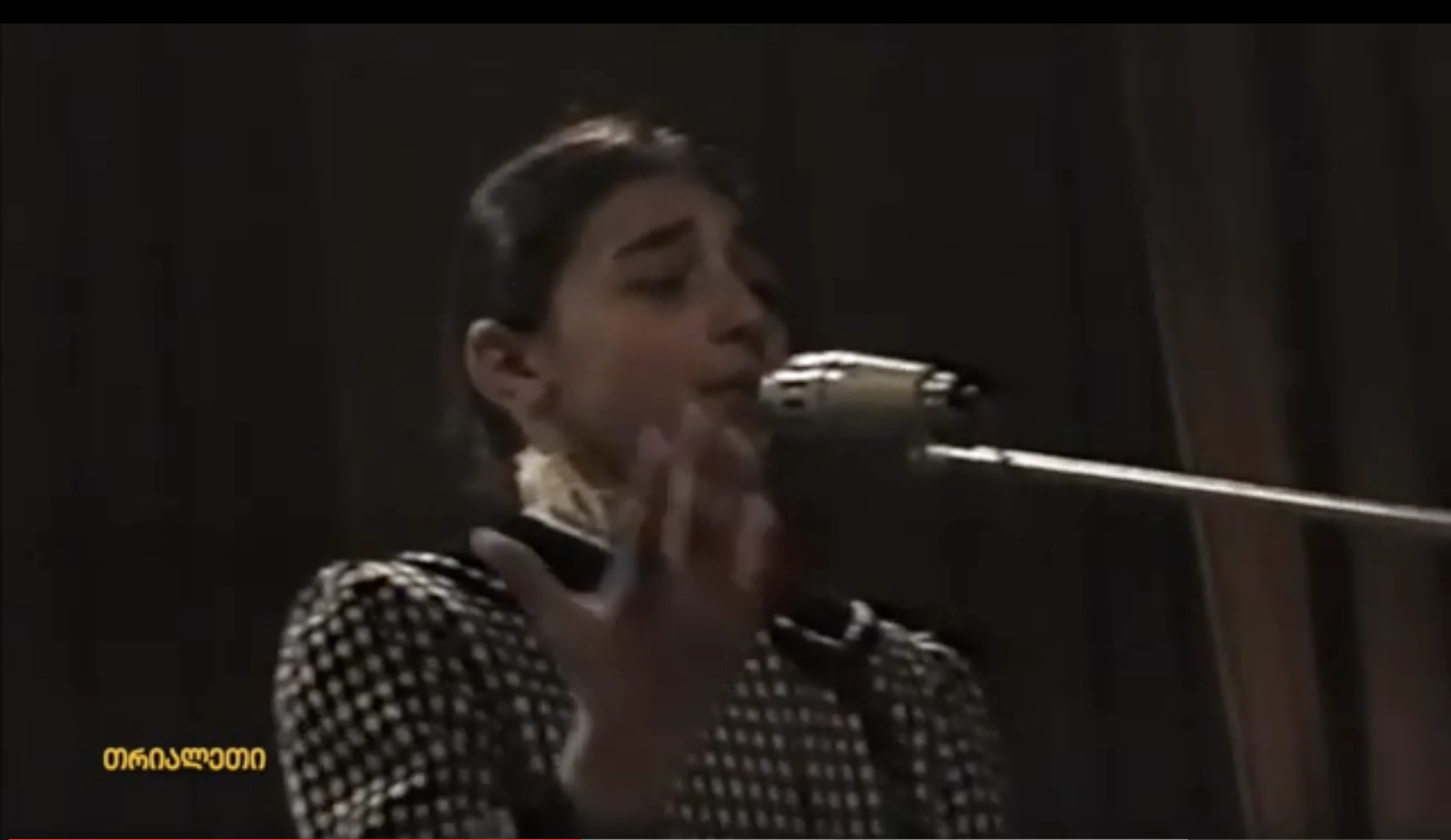ანი დულარიძე.  ქარელის მე 2 სკოლა.  მე 4 კლასი.  1999 წ.  "თრიალეთის" არქივიდან.