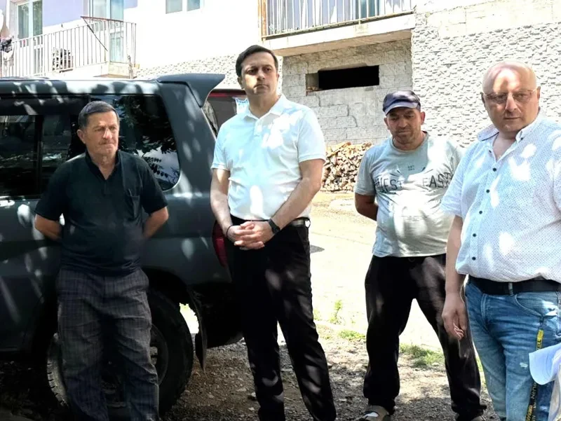 სახალხო დამცველმა ხულოს მუნიციპალიტეტის სოფელ ქვემო ვაშლოვანის ეკომიგრანტების სოციალური საცხოვრისი მოინახულა